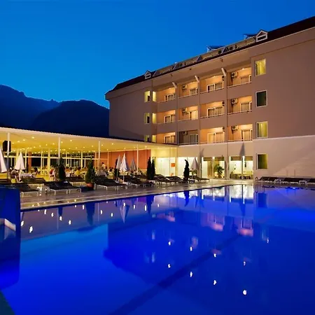 Larissa Park Hotel 3*