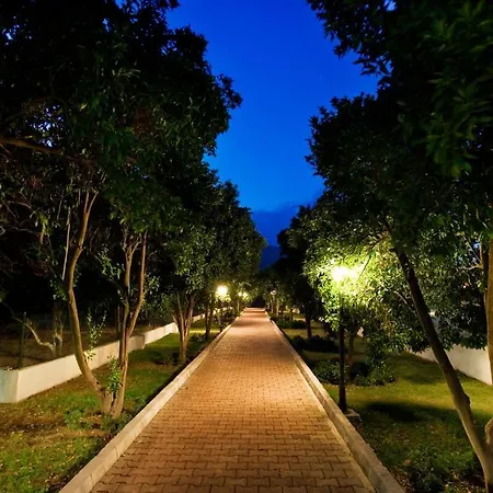 Larissa Park Hotel