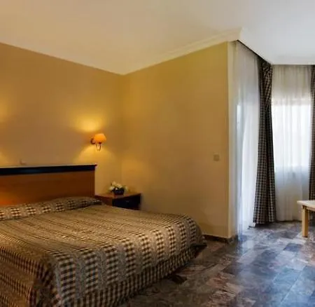 Larissa Park 3*