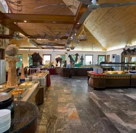 Larissa Park Hotel 3*