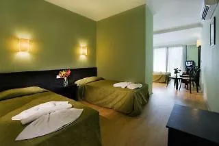Larissa Park Hotel 3*
